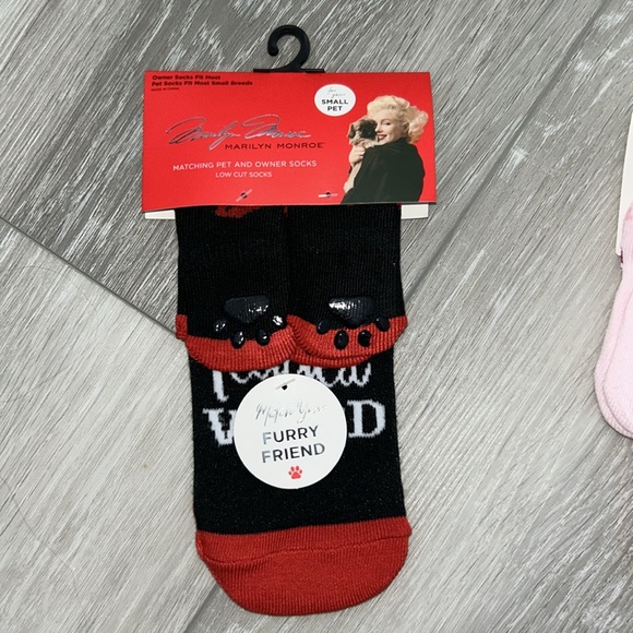 Bundle: Matching Marilyn Monroe & Chatties Doggie & Me Grip Socks - Picture 2 of 10